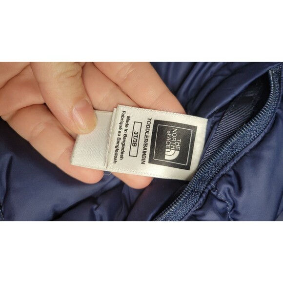 The North Face Toddler 3T 550 Reversible Down Puffer Jacket – Navy & Red Plaid - Picture 9 of 11